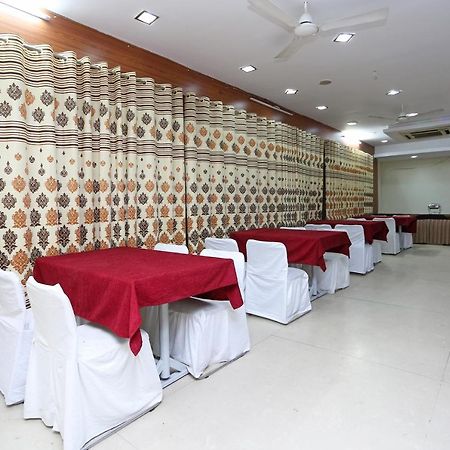 בהופאל Oyo Hotel Satya Villas מראה חיצוני תמונה